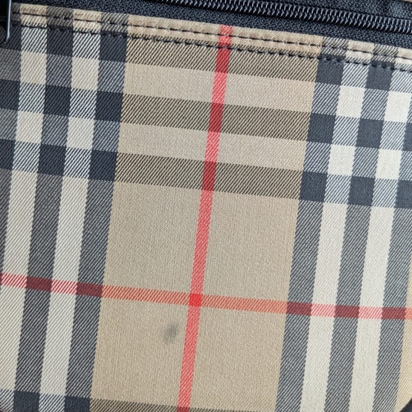 Authenthic Burberry Boston Bag - Picture 8 of 9